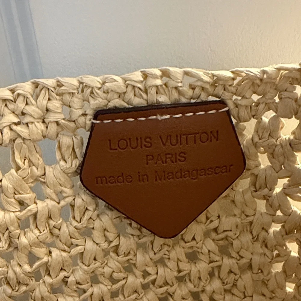 Faux Louis Vuitton Natural Woven Tote with Brown Logo Patch, never used - Picture 2 of 4